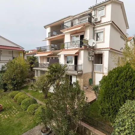 Studio In With Terrace, Air Conditioning, Wi-fi *