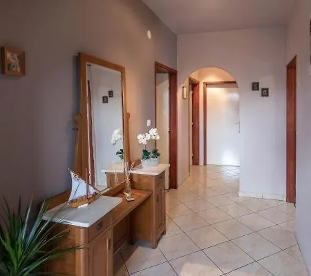 شقة Studio In With Terrace, Air Conditioning, Wi-fi
