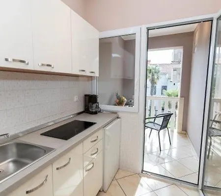 Studio In With Terrace, Air Conditioning, Wi-fi تْسْغيكفانِتْسا
