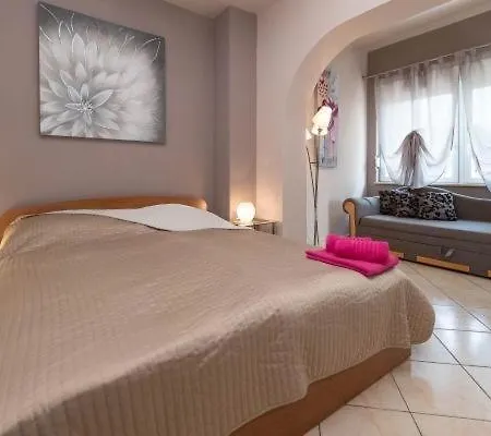 Studio In With Terrace, Air Conditioning, Wi-fi