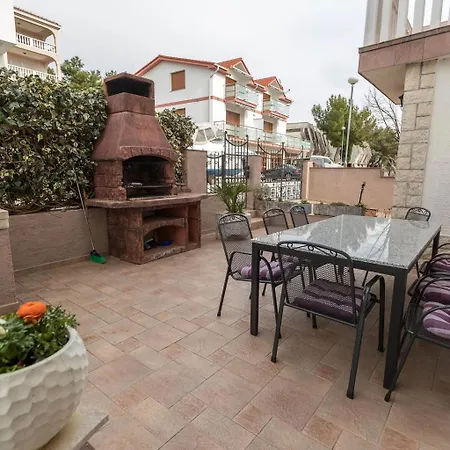 Studio In With Terrace, Air Conditioning, Wi-fi شقة تْسْغيكفانِتْسا